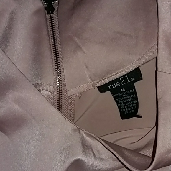 🔥⚡️Blush Silk Top✨💥 - Picture 3 of 4